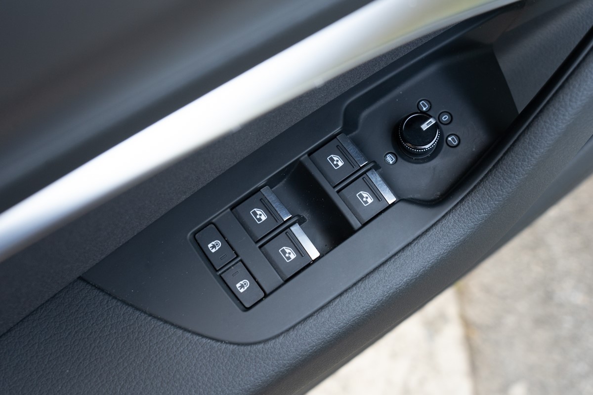 Audi A6
 40 TDi S-tronic
