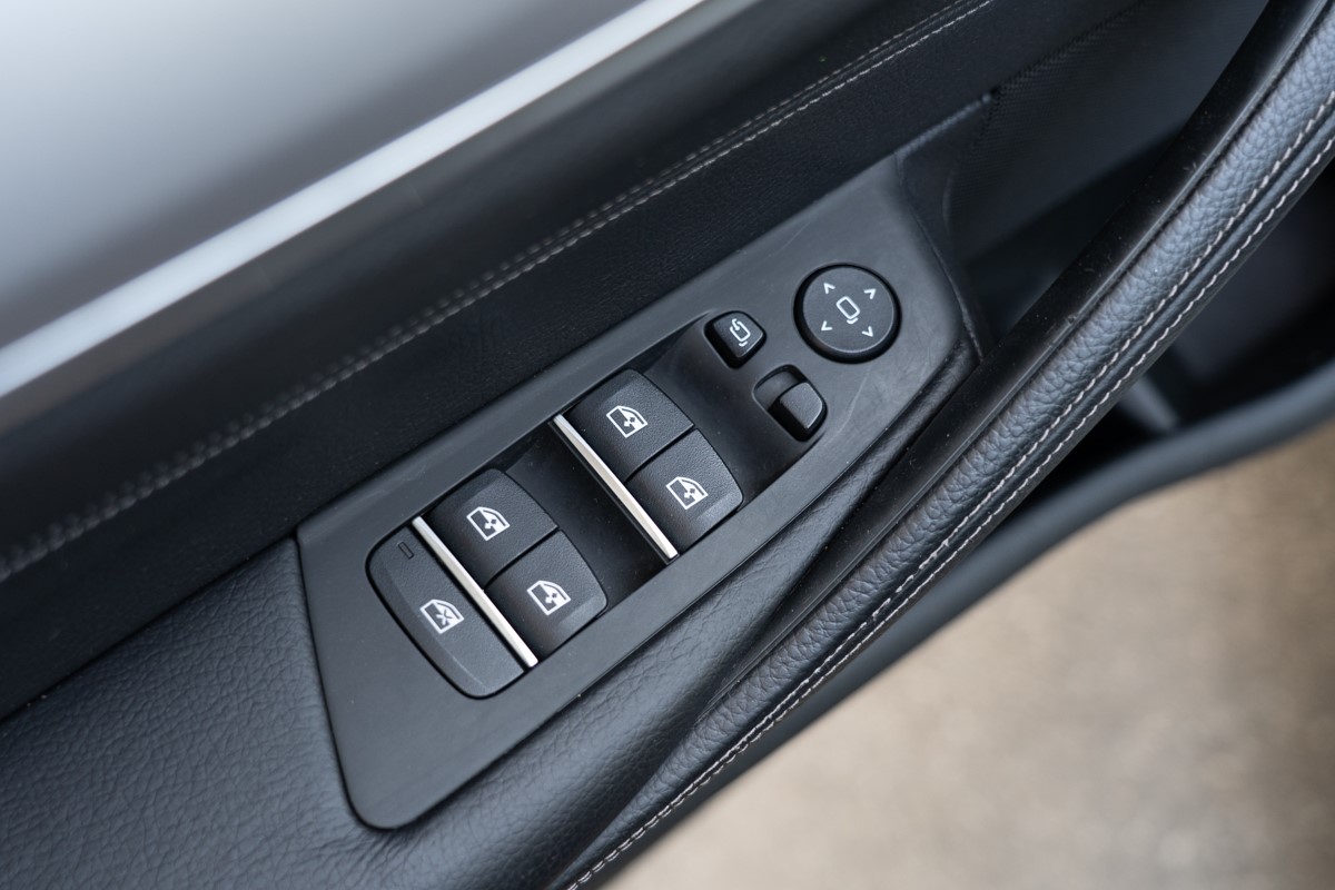 BMW
 5-Series 520d