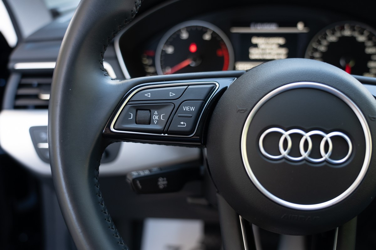 Audi A5
 2.0 TDi Sportline