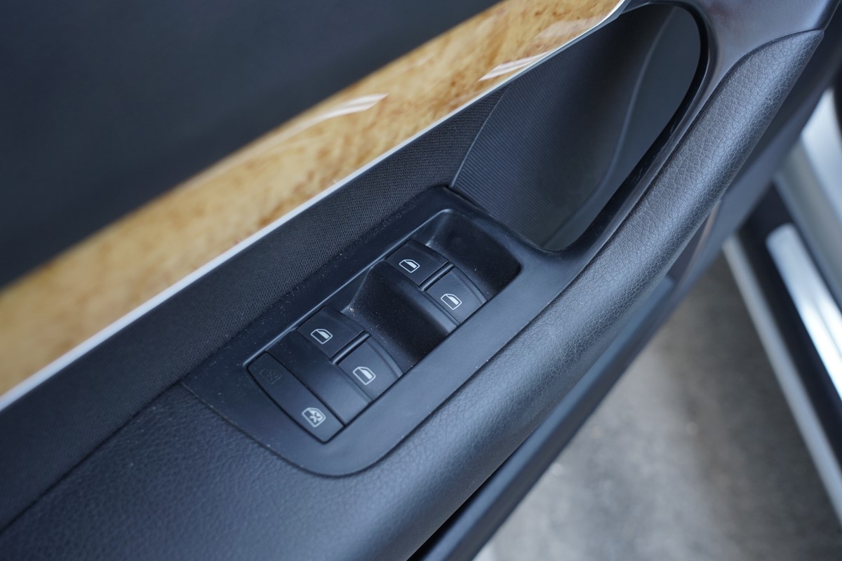 Audi A6
 2,7 TDI Quattro