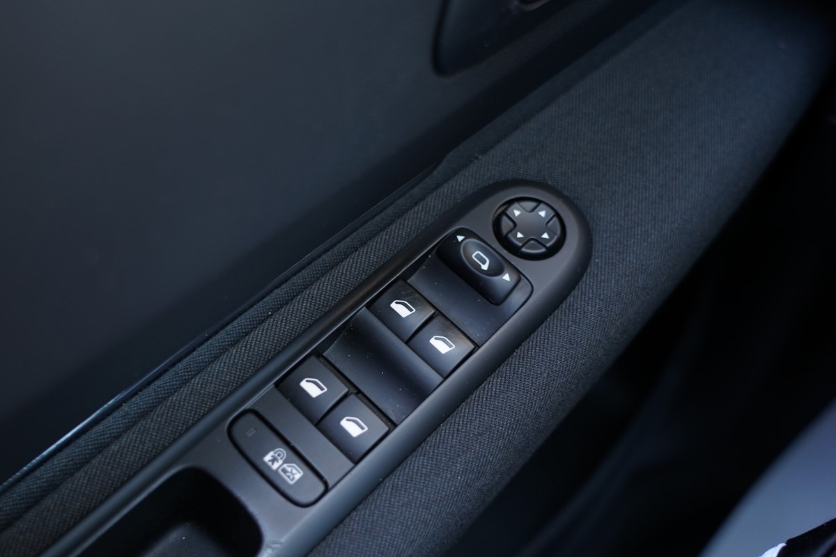 Peugeot 5008 1,6 E-HDI 7 SJEDISTA