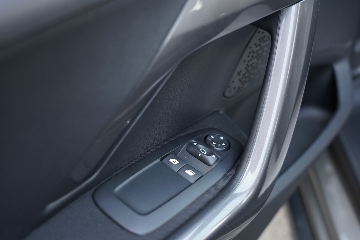 Peugeot 2008 BUSINESS 1.6 HDI