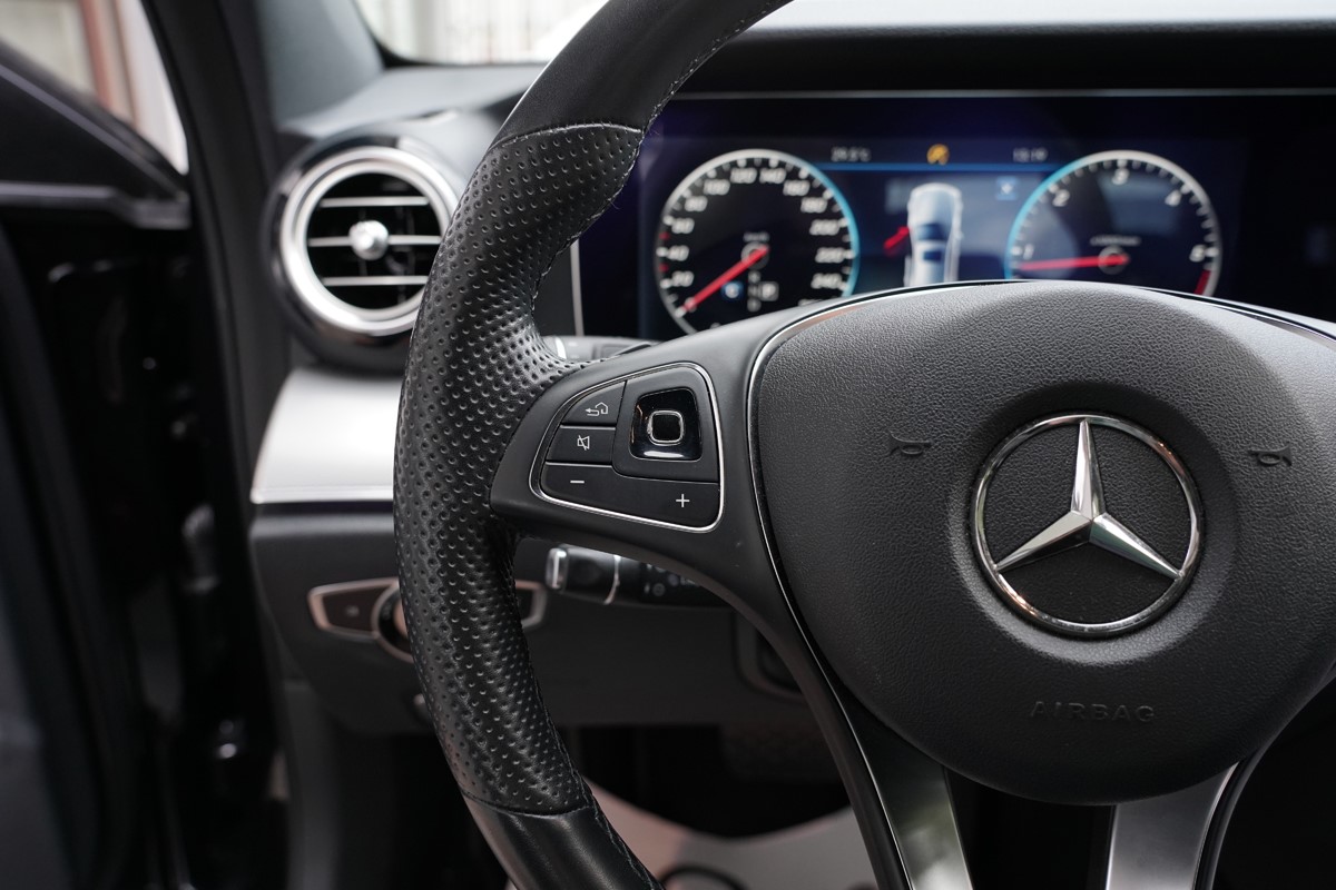 Mercedes-Benz E-Class
 220 D Avantgarde 