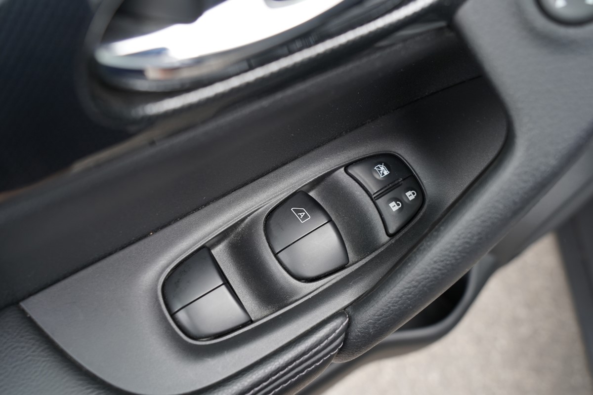 Nissan
 X-TRAIL 1,6 DCI