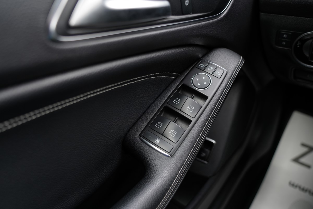 Mercedes-Benz CLA-Class 220 CDI