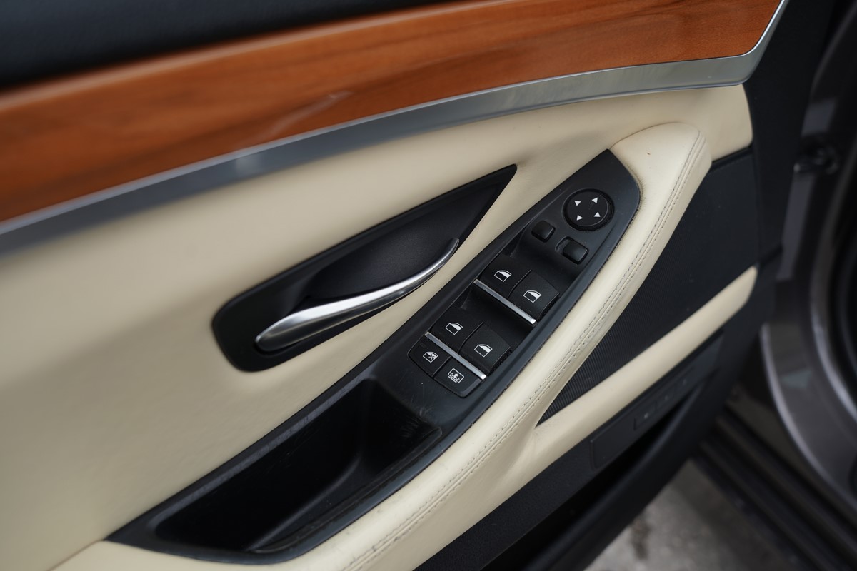 BMW
 5-Series 530D XDRIVE