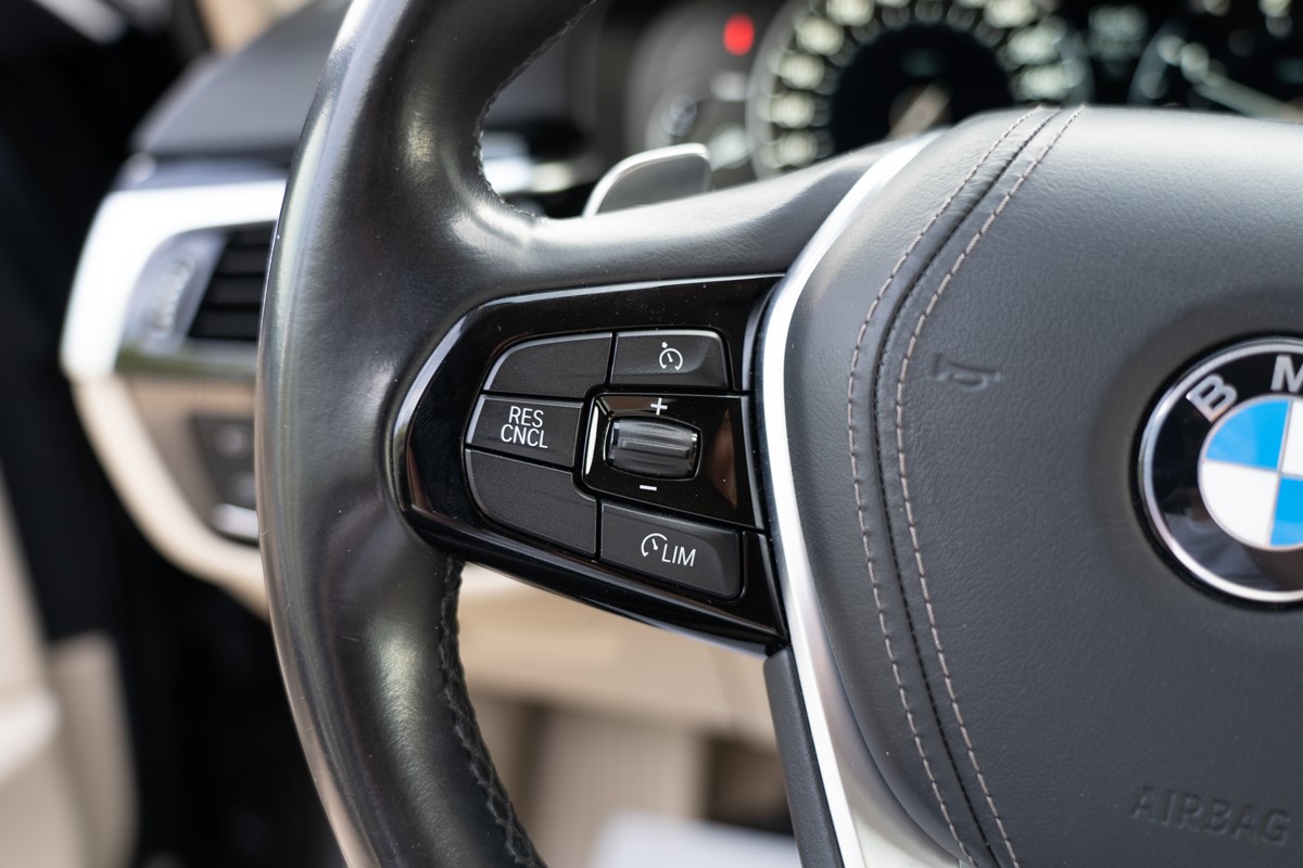 BMW
 5-Series 520 D XDRIVE