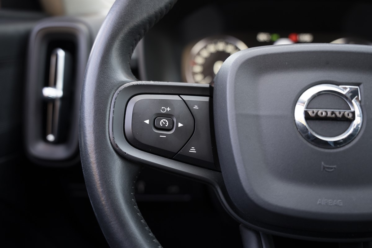 Volvo
 XC40 2.0 D