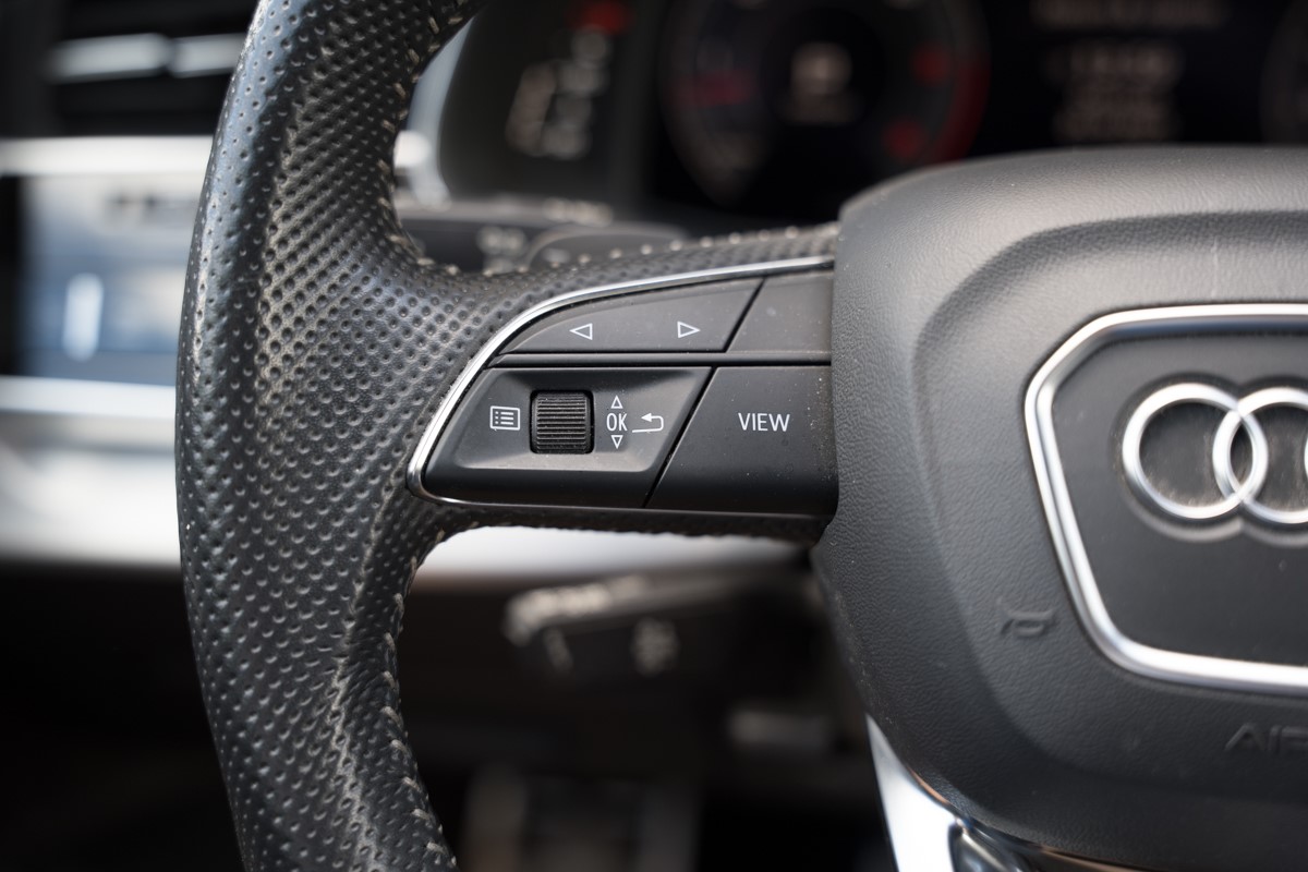 Audi Q7
 3.0 TDI S line QUATTRO