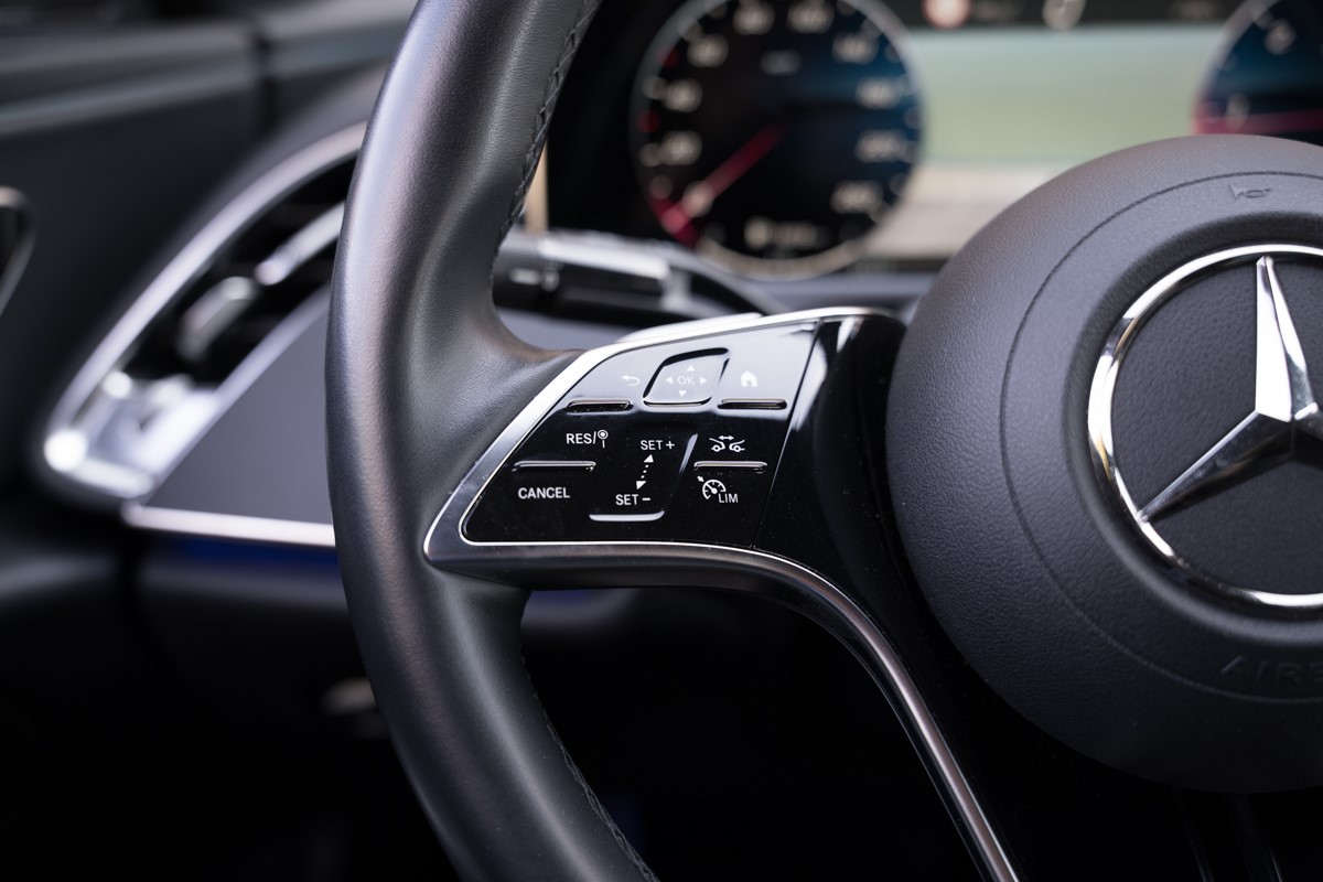 Mercedes-Benz E-Class
 220d Luxury Line