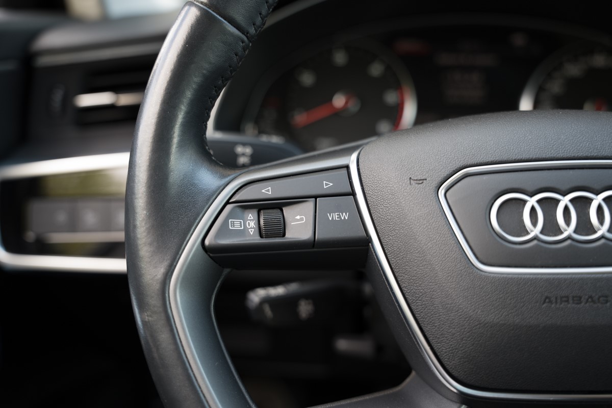 Audi A6
 40 TDI S-tronic QUATTRO