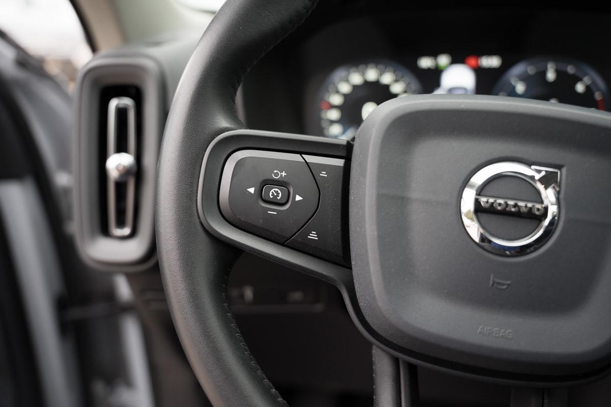 Volvo
 XC40 2.0 D D3