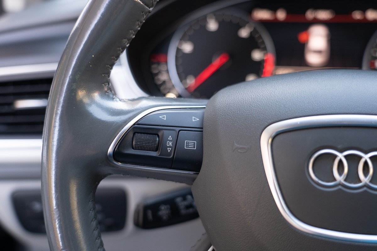 Audi A6
 2,0 TDI