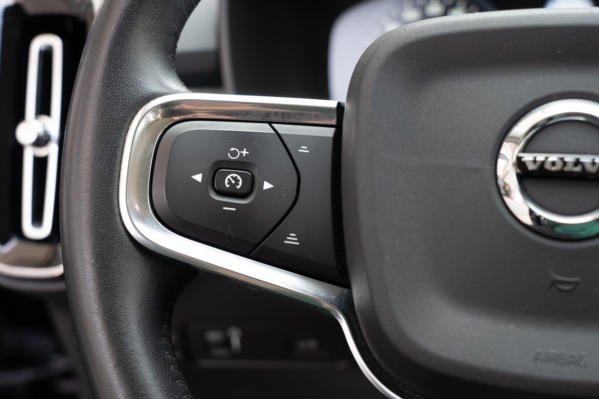 Volvo
 XC40 D4 AWD Geartronic Business