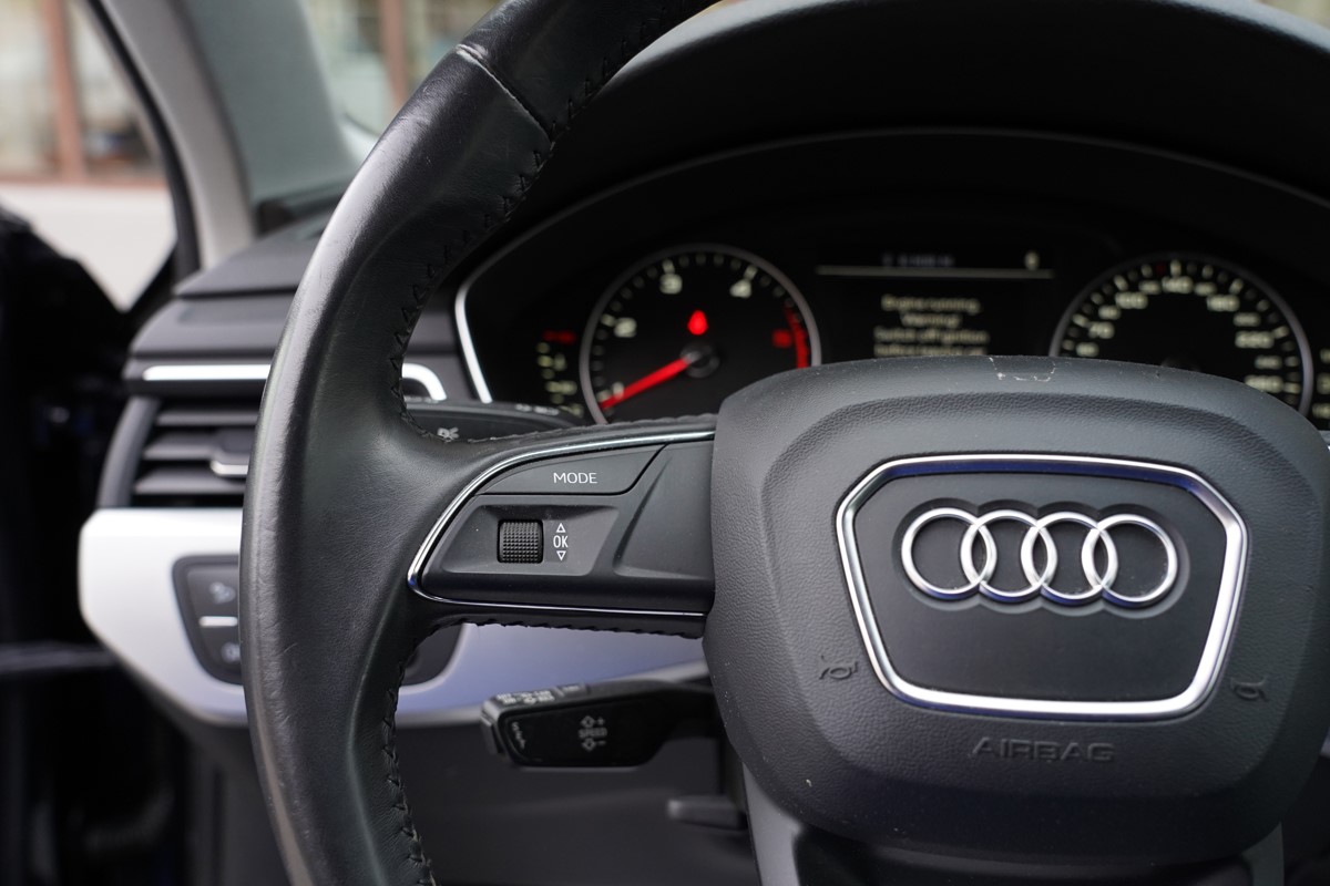 Audi A4
 2.0 TDI