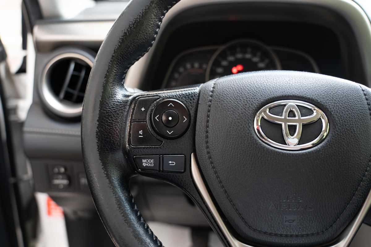 Toyota
 RAV4
 2,0 4x4