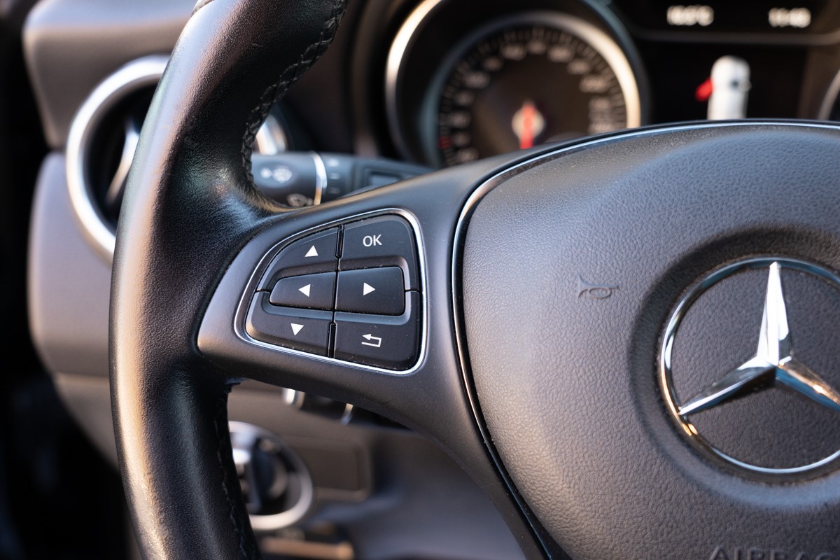 Mercedes-Benz GLA 200d Business