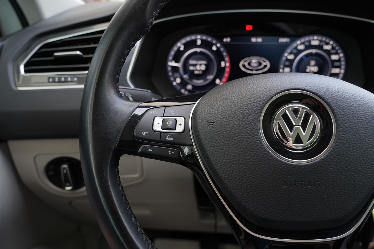 Volkswagen Tiguan
 2.0 TDI  BMT 4MOTION  Virtual Dashboard 