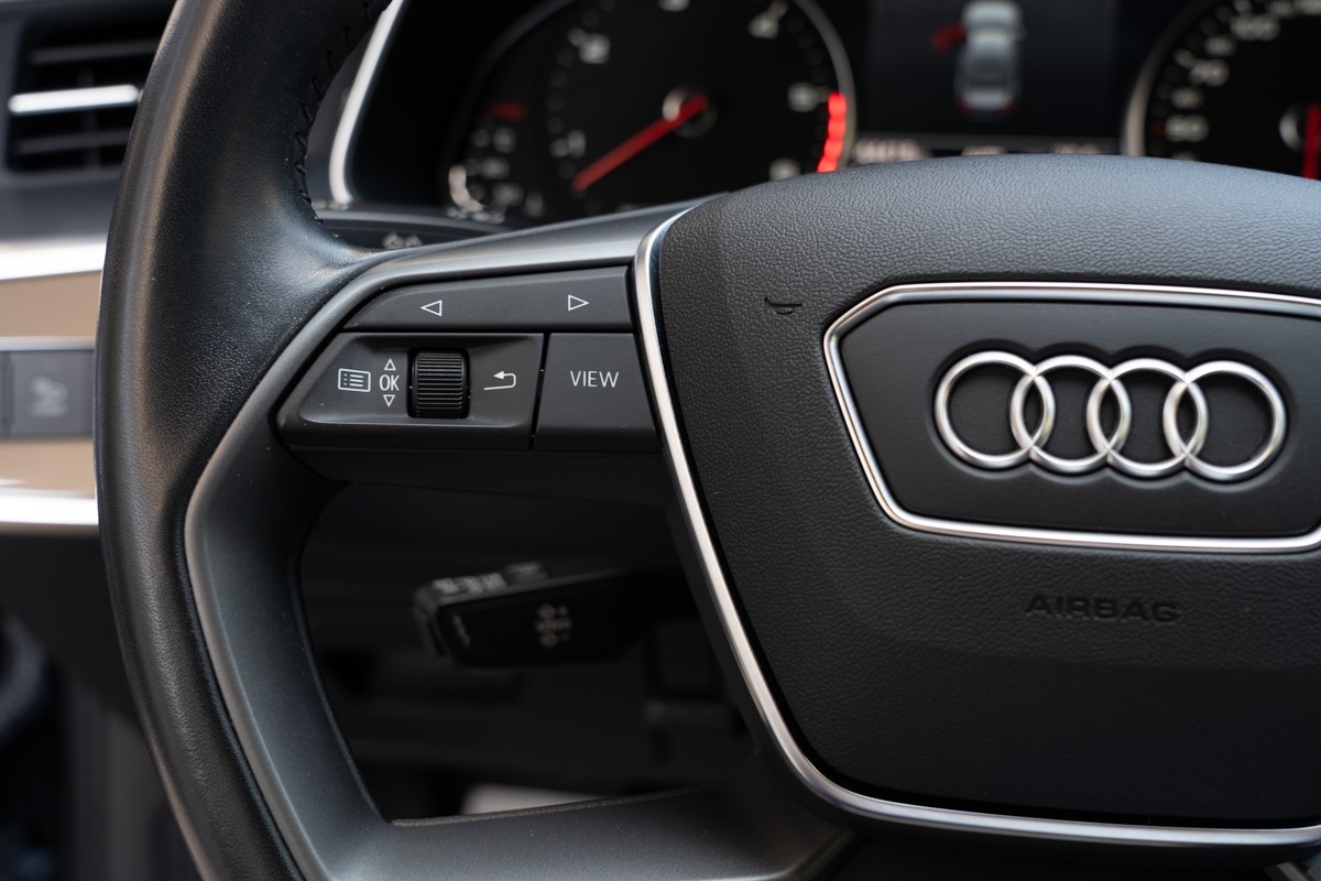 Audi A6
 45 TDI Quattro S-tronic