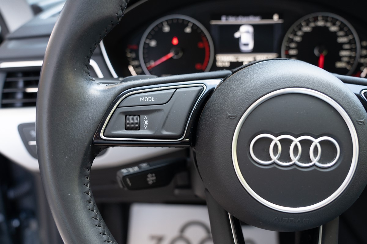 Audi A5
 35 TDi Sportback Business Edition S-tronic