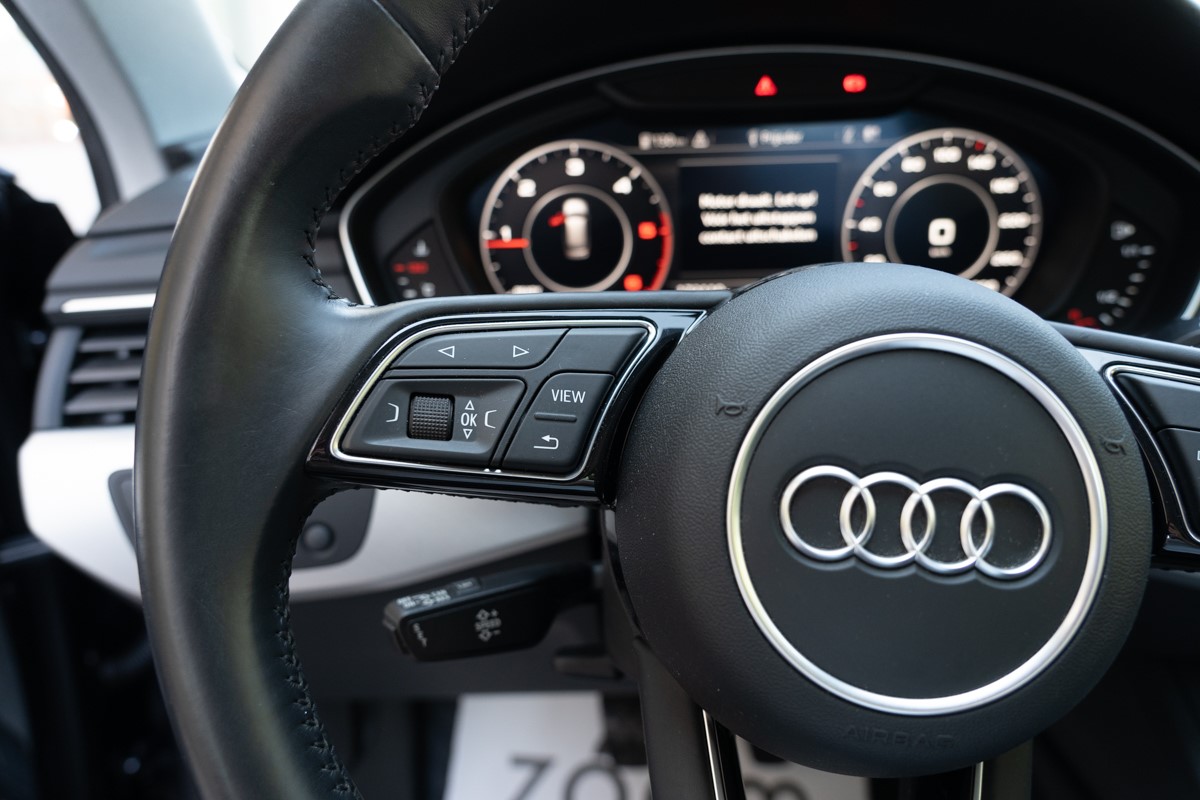 Audi A4
 2.0 TDI Executive Plus