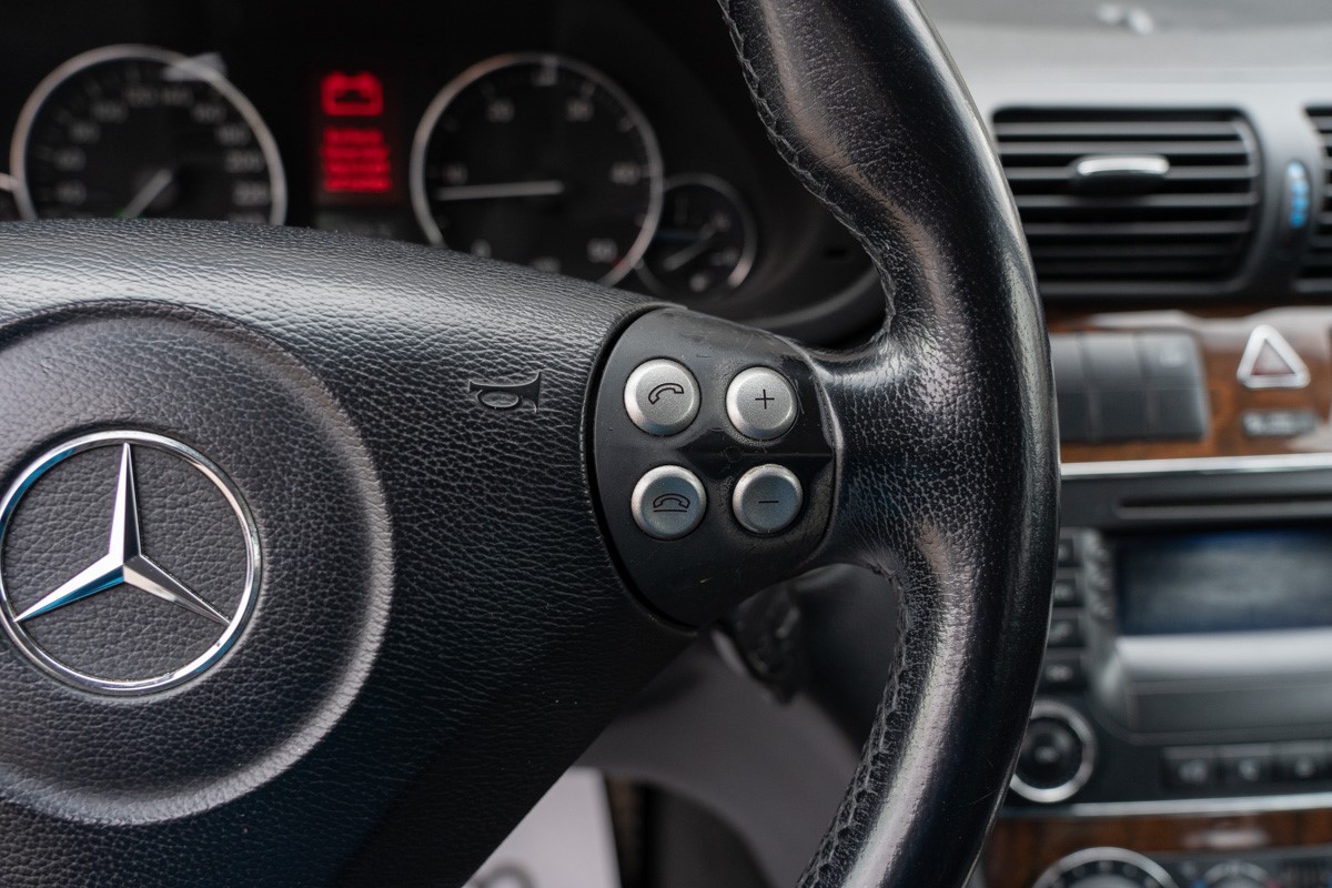 Mercedes-Benz C-Class
 220 CDI