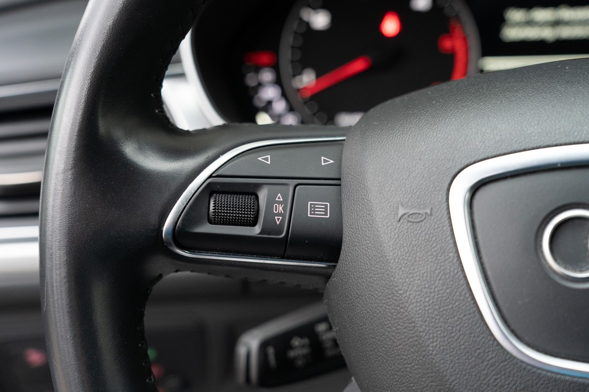 Audi A6
 2.0 TDi Ultra S-tronic