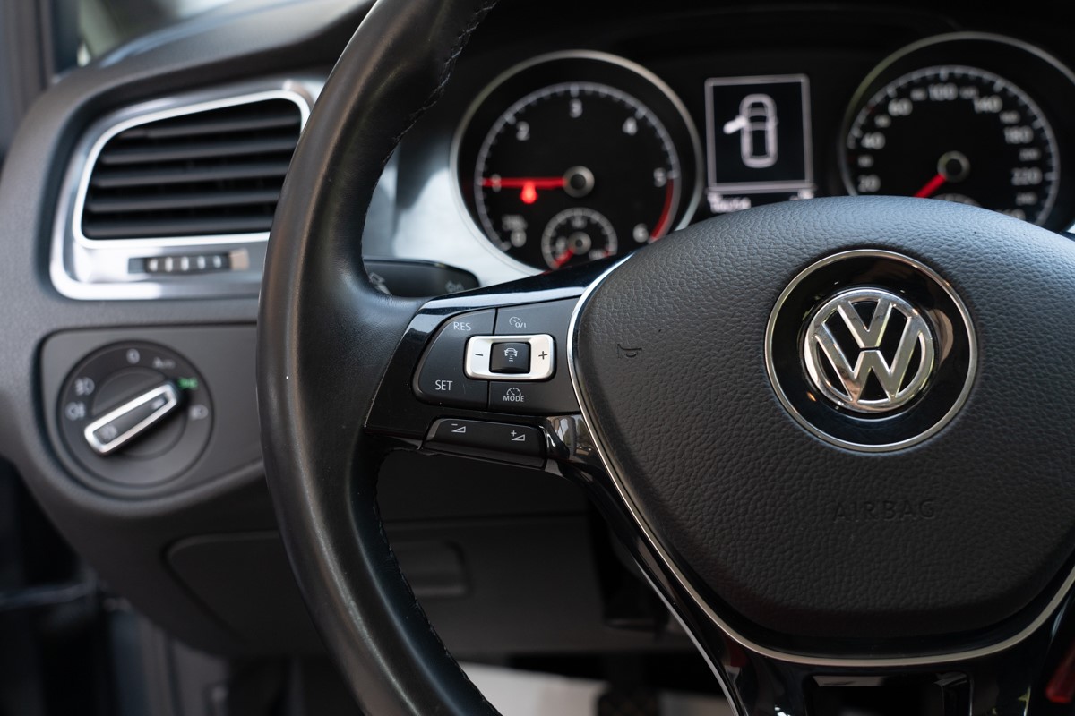 Volkswagen Golf 1,6 TDI CONFORTLINE BUSINESS