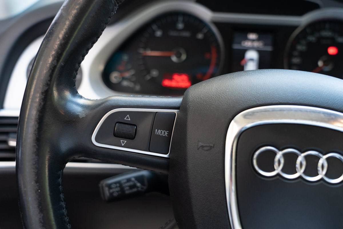 Audi A6
 2,0 TDI