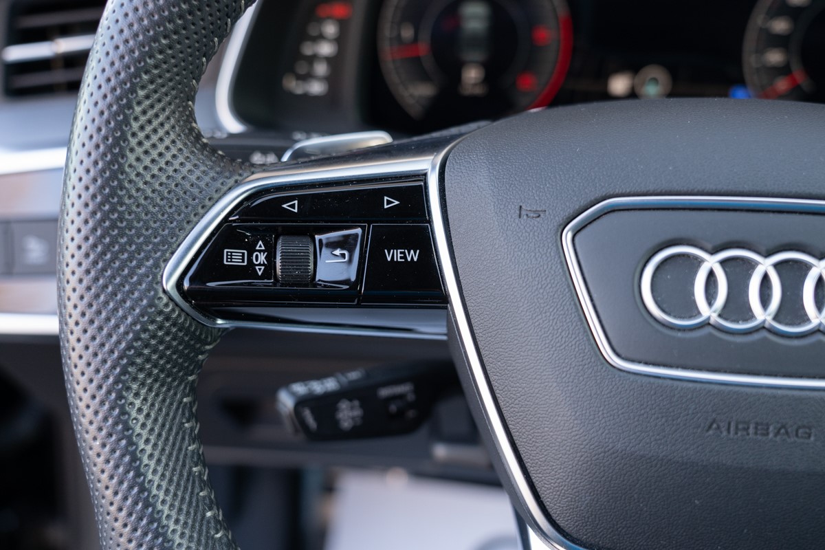 Audi A6
 50 TDi Sport Quattro Tiptronic