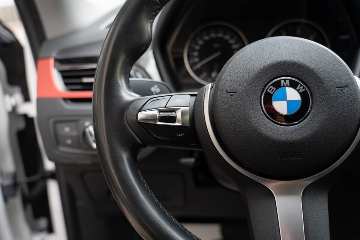 BMW
 X1 18 d SDrive