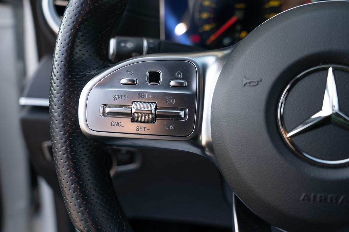 Mercedes-Benz E-Class
 E 220 D 4 MATIC