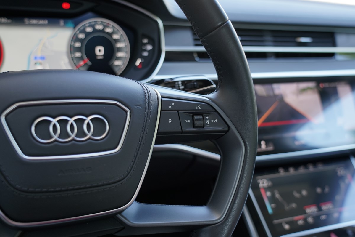 Audi A8
 50 TDI Quattro Tiptronic