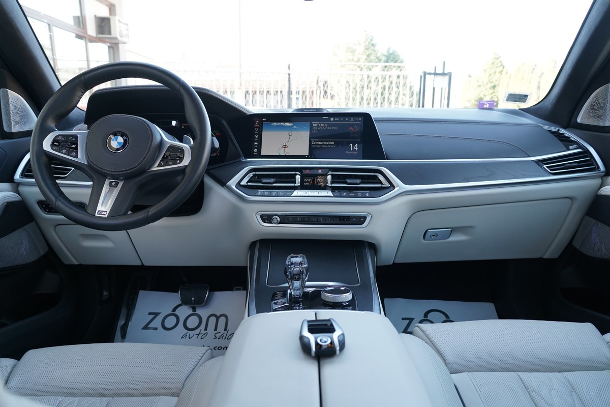 BMW
 X7 XDRIVE M50D