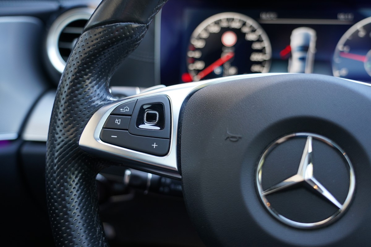 Mercedes-Benz E-Class
 220 CDI AMG 