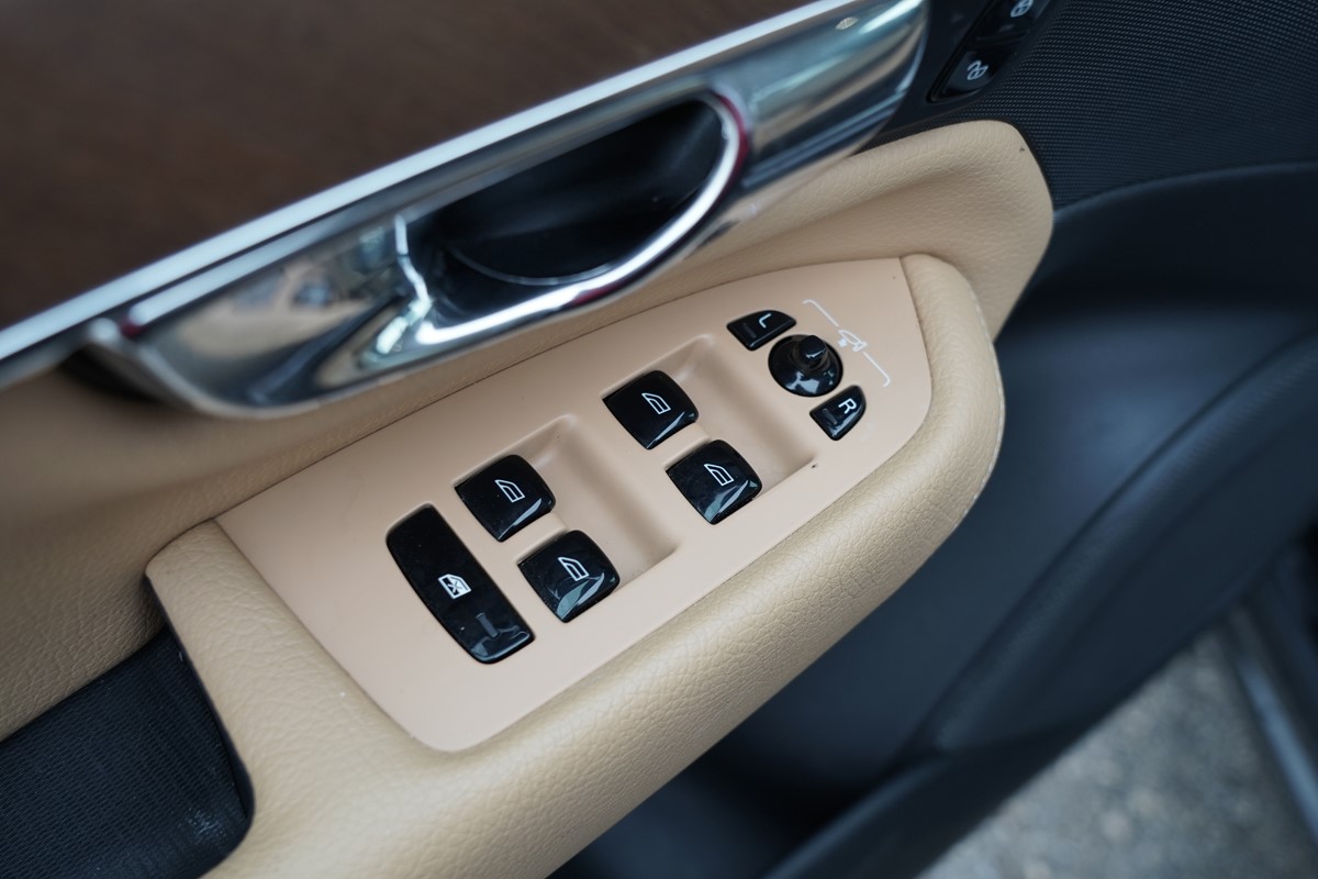 Volvo
 XC90 
 D5