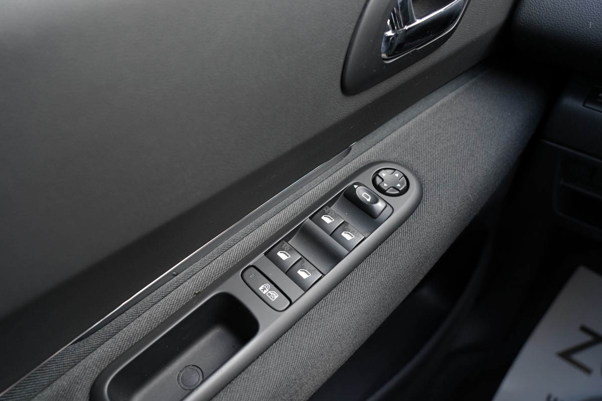Peugeot 3008 1,6 BlueHDI
