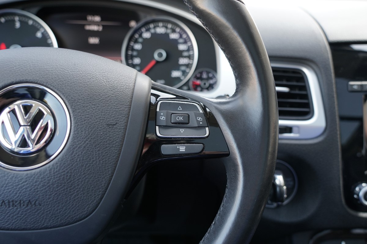 Volkswagen Touareg
 3.0 TDI 4 MOTION