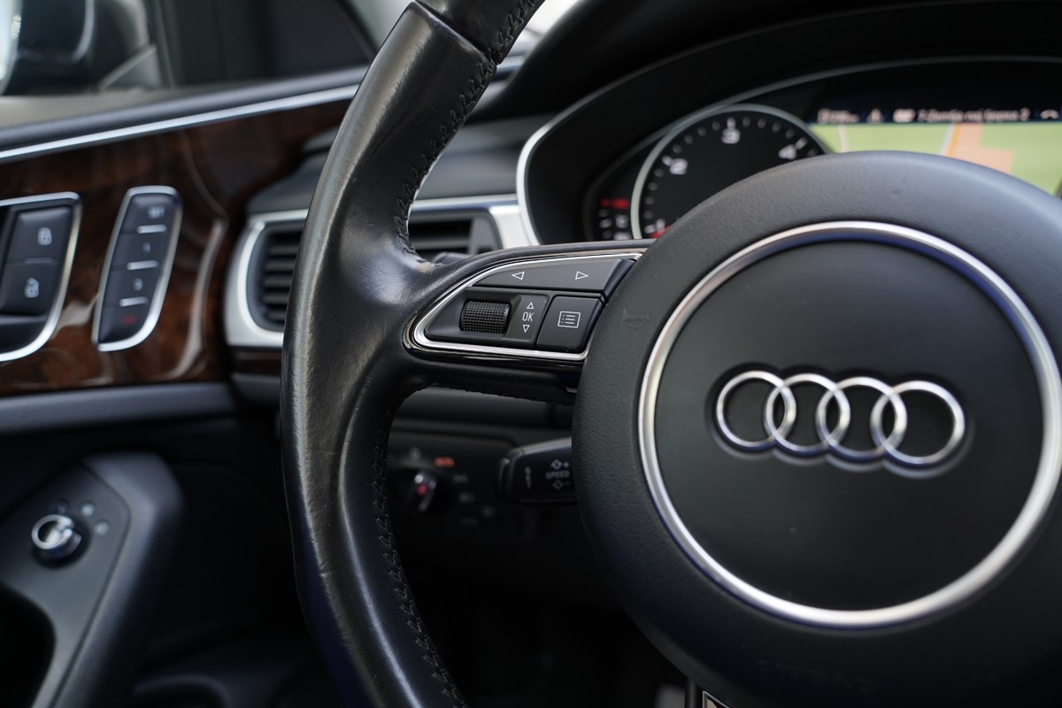 Audi A6
 3.0 TDI QUATTRO