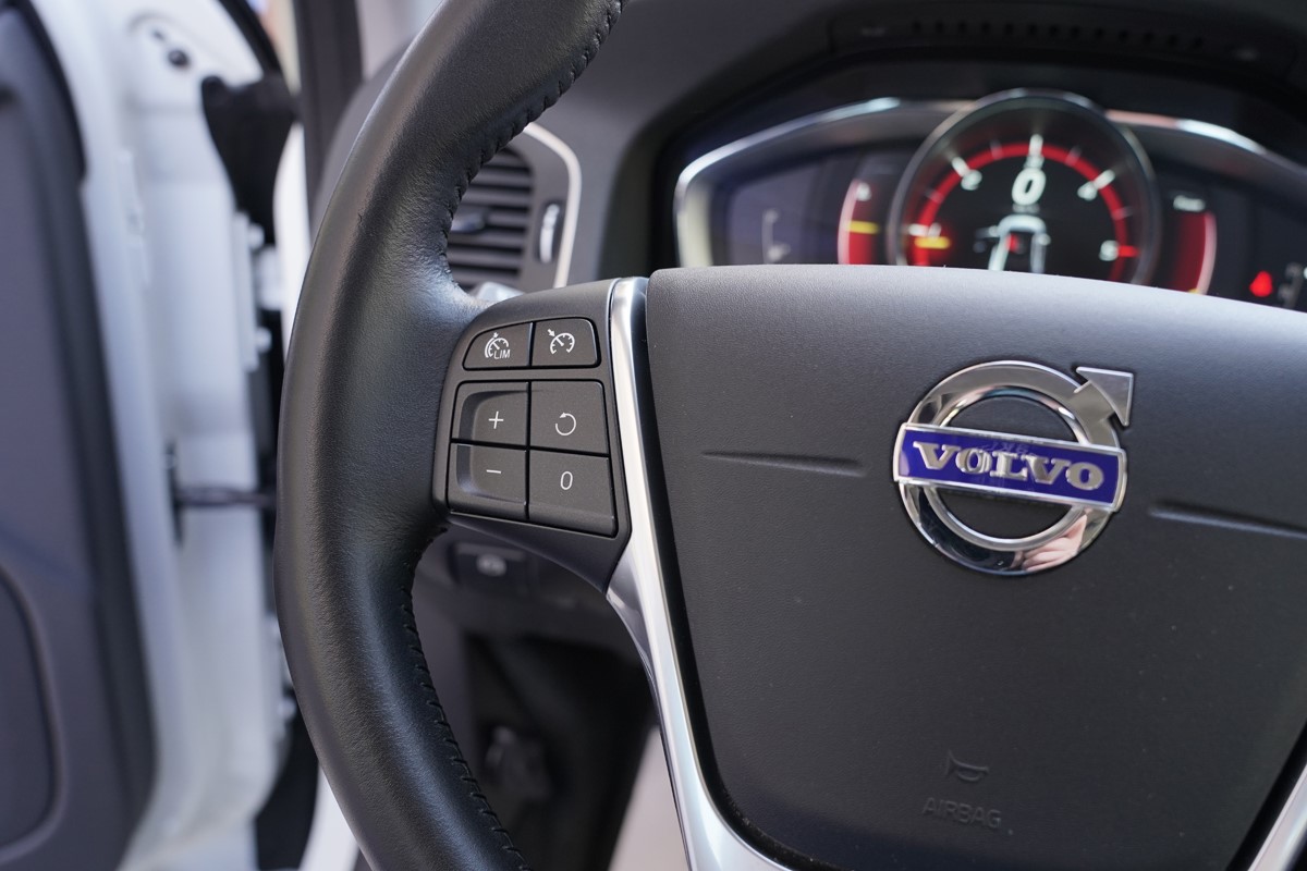 Volvo
 S60
 2.0 D Summum