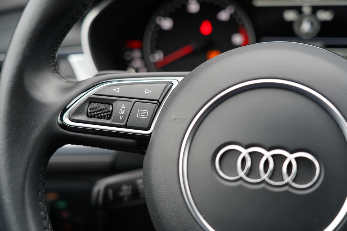 Audi A6
 3.0 TDI Quattro Tiptronic 