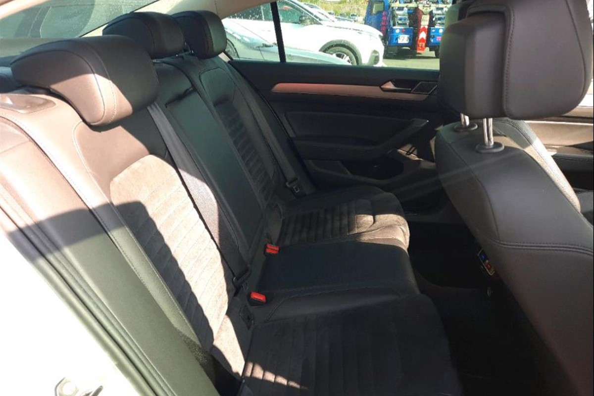 Volkswagen Passat 2.0 TDi Carat BlueMotion