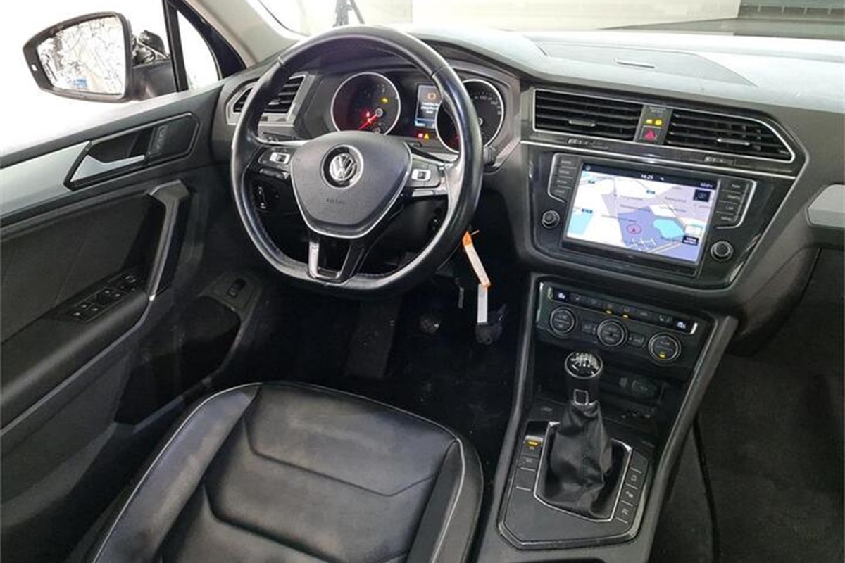 Volkswagen Tiguan
 2.0 TDi Comfortline BlueMotion