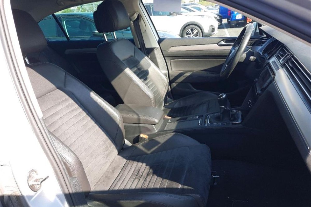 Volkswagen Passat 2.0 TDi Carat BlueMotion