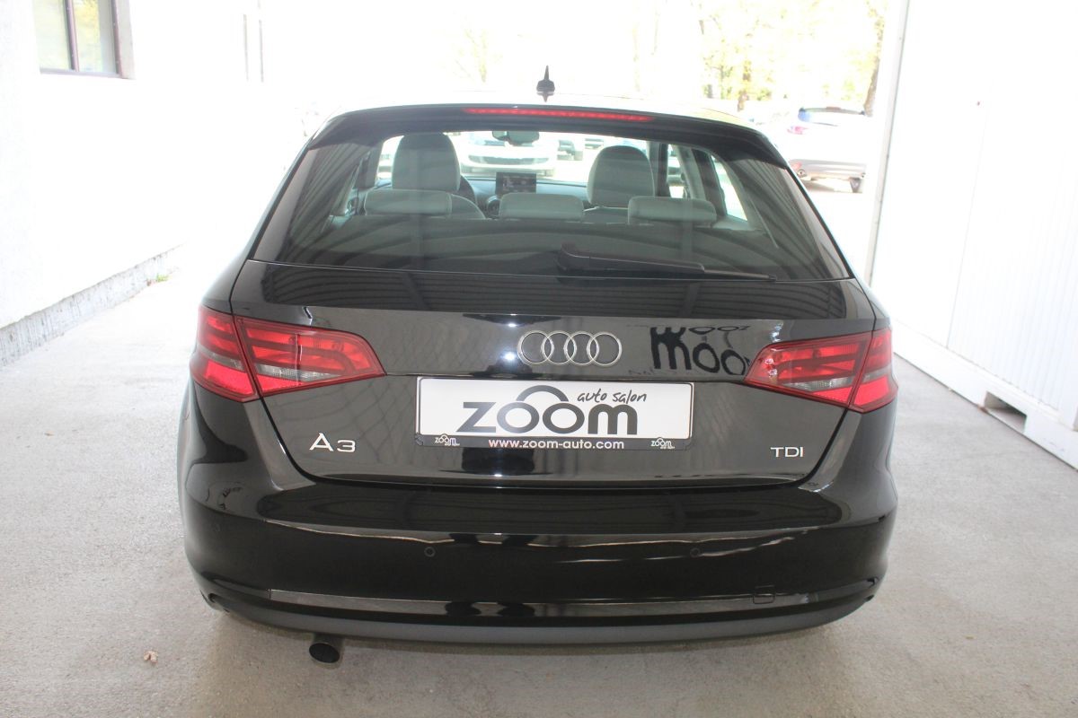 Audi A3
 1,6 TDI S-Tronic SPORTBACK ATTRACTION >novi model<