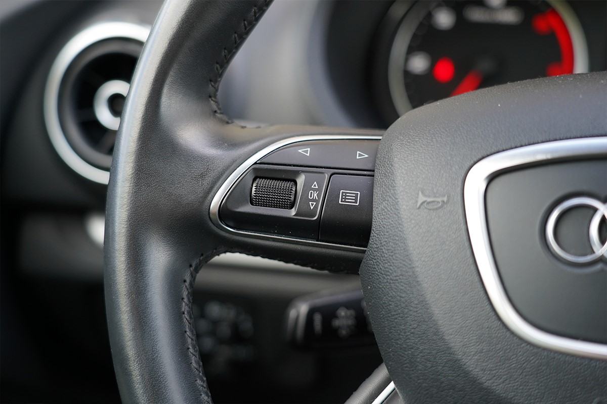 Audi A3
 1,6 TDI SPORTBACK ATTRACTION >novi model<