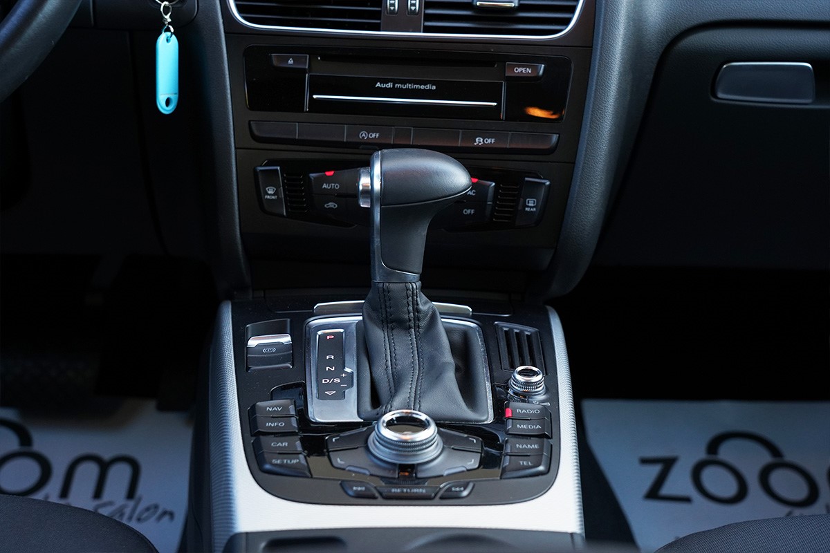 Audi A4
 2.0 TDI