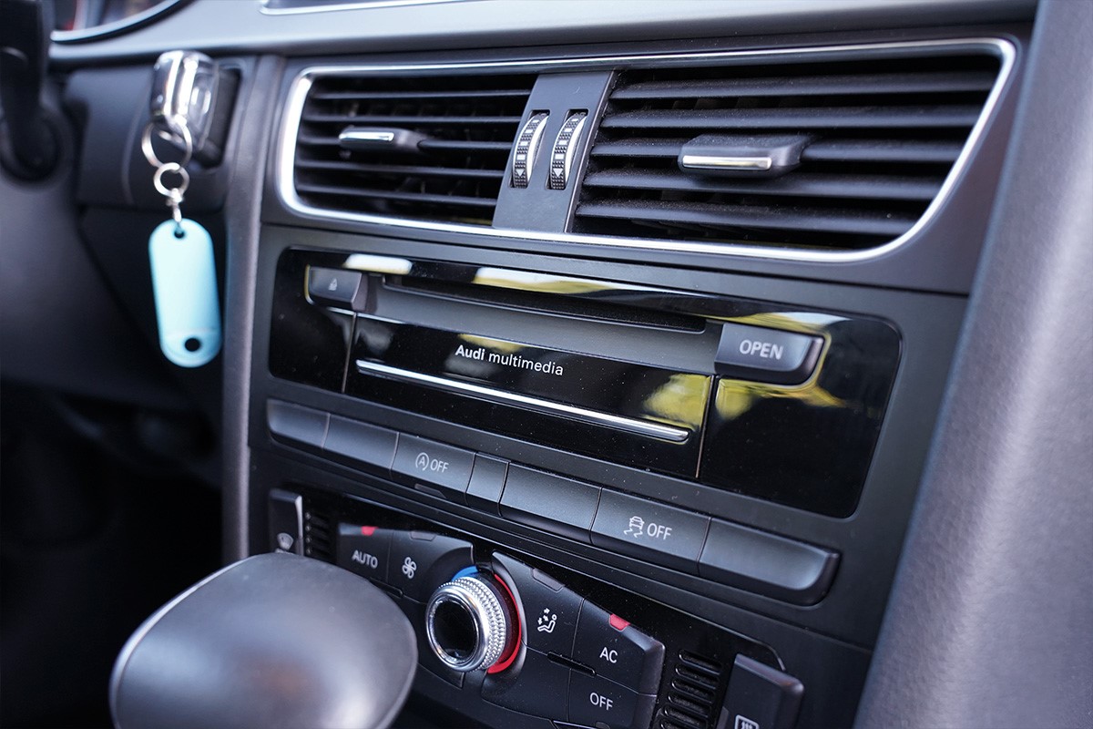 Audi A4
 2.0 TDI
