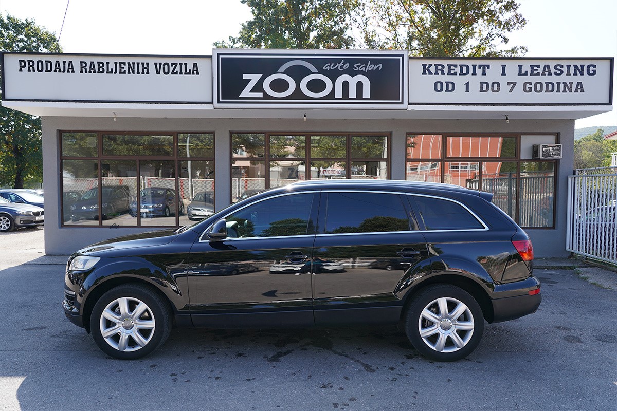 Audi Q7
 3,0 TDI 
