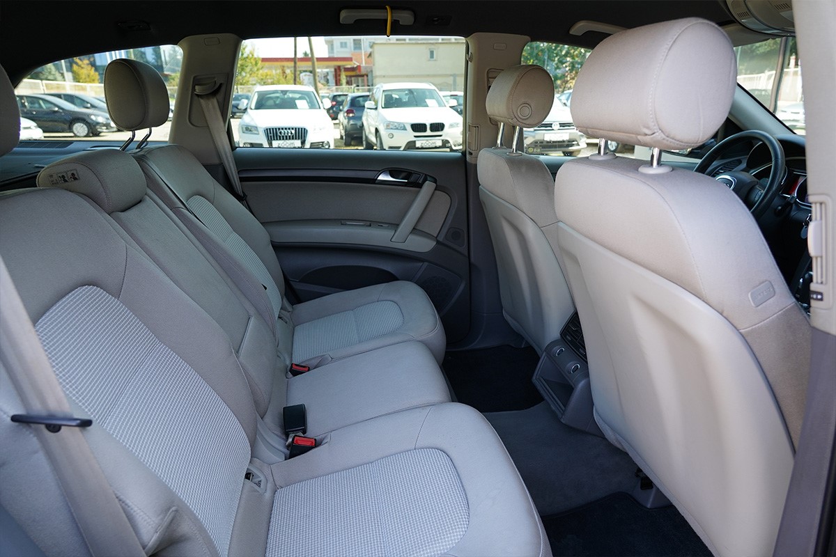 Audi Q7
 3,0 TDI 